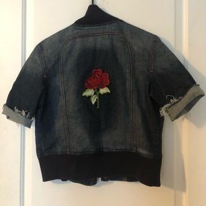 Unique jean jacket with elastic and rose detail
